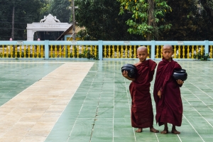 Buddhist Kids in Bagó, Myanmar