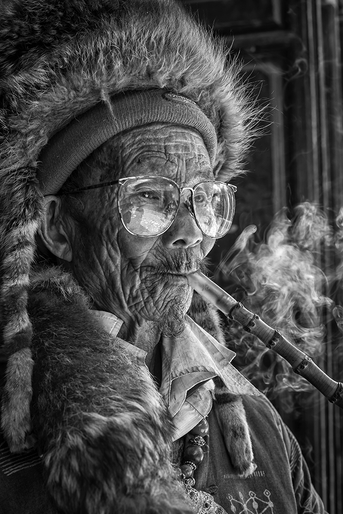 ASIAN SMOKERS;A PORTRAIT STUDY