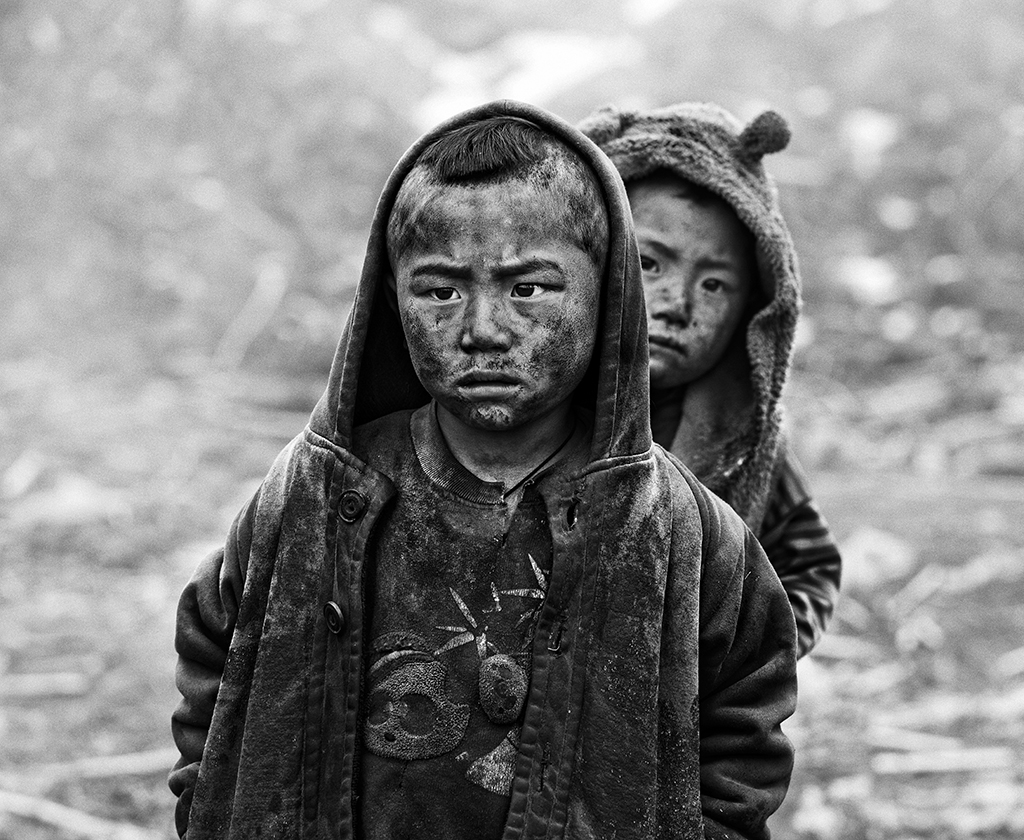The Children of Daliang Mountain 