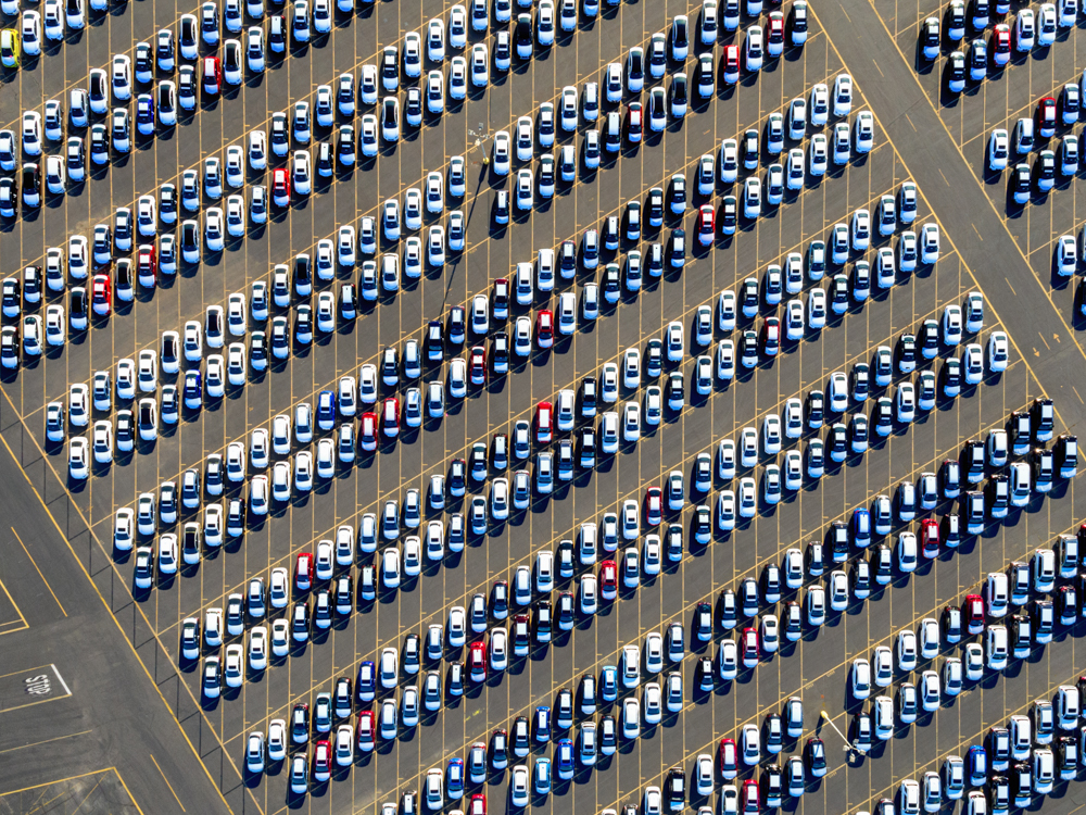 Self Distributed Cars