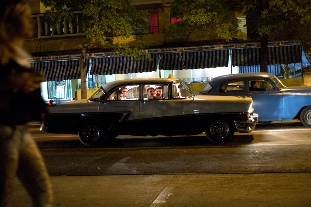 Happy Identity in motion. Cuba and the countless questions