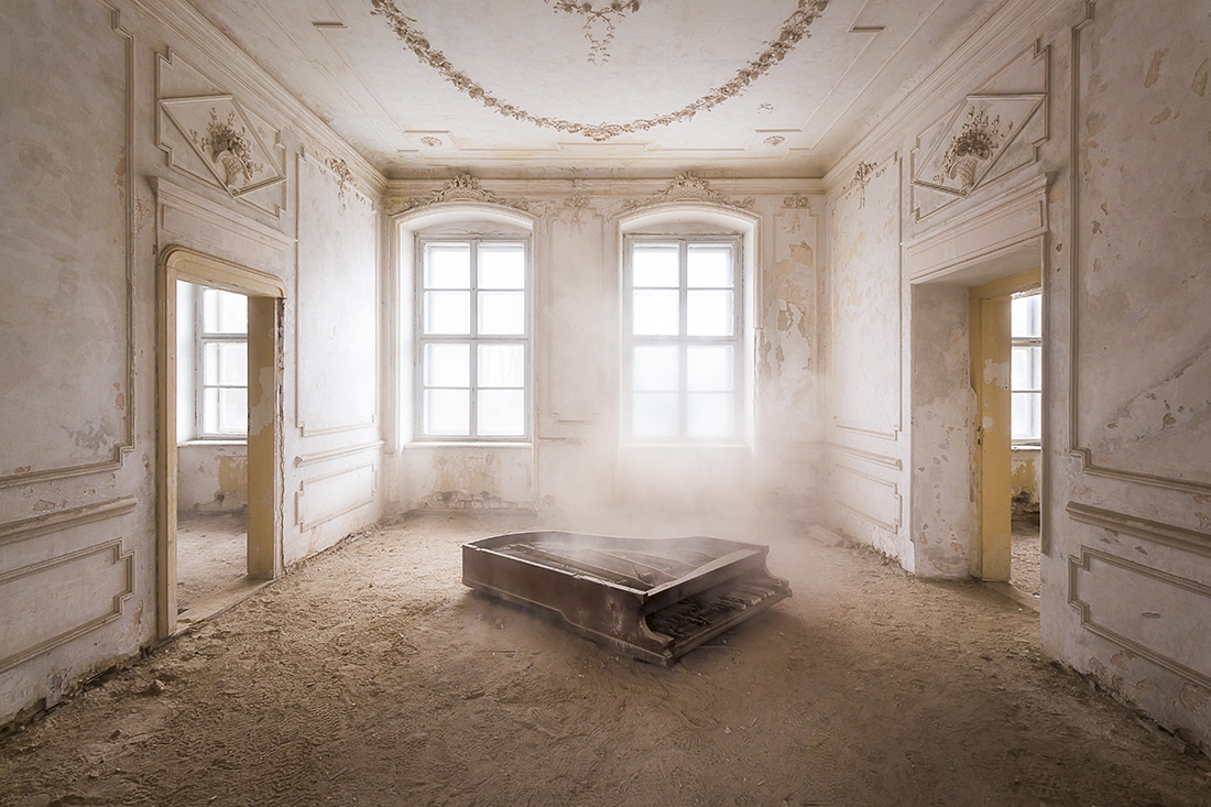 Piano in the Dust