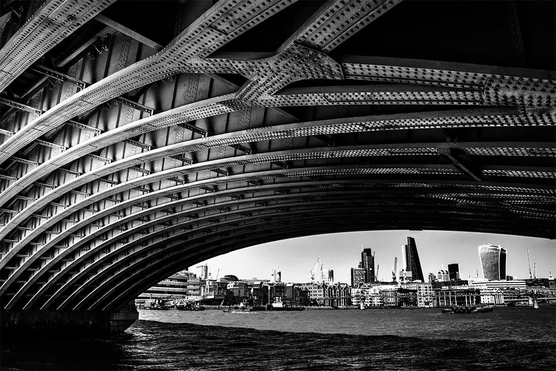 London under the Bridge