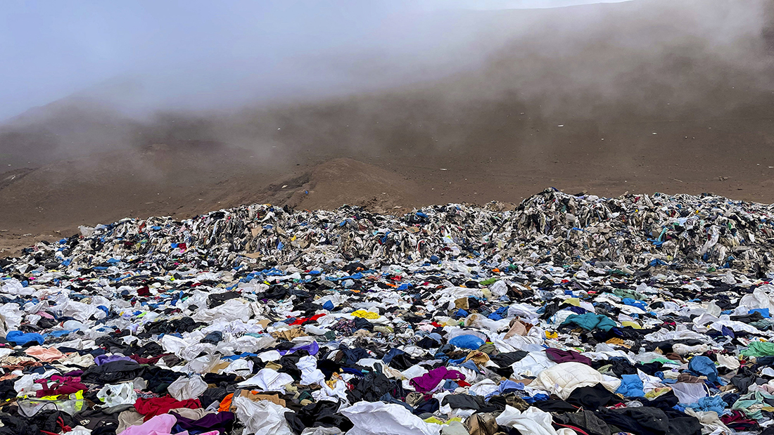 thumbnail Chile's desert dumping ground for fast fashion leftovers