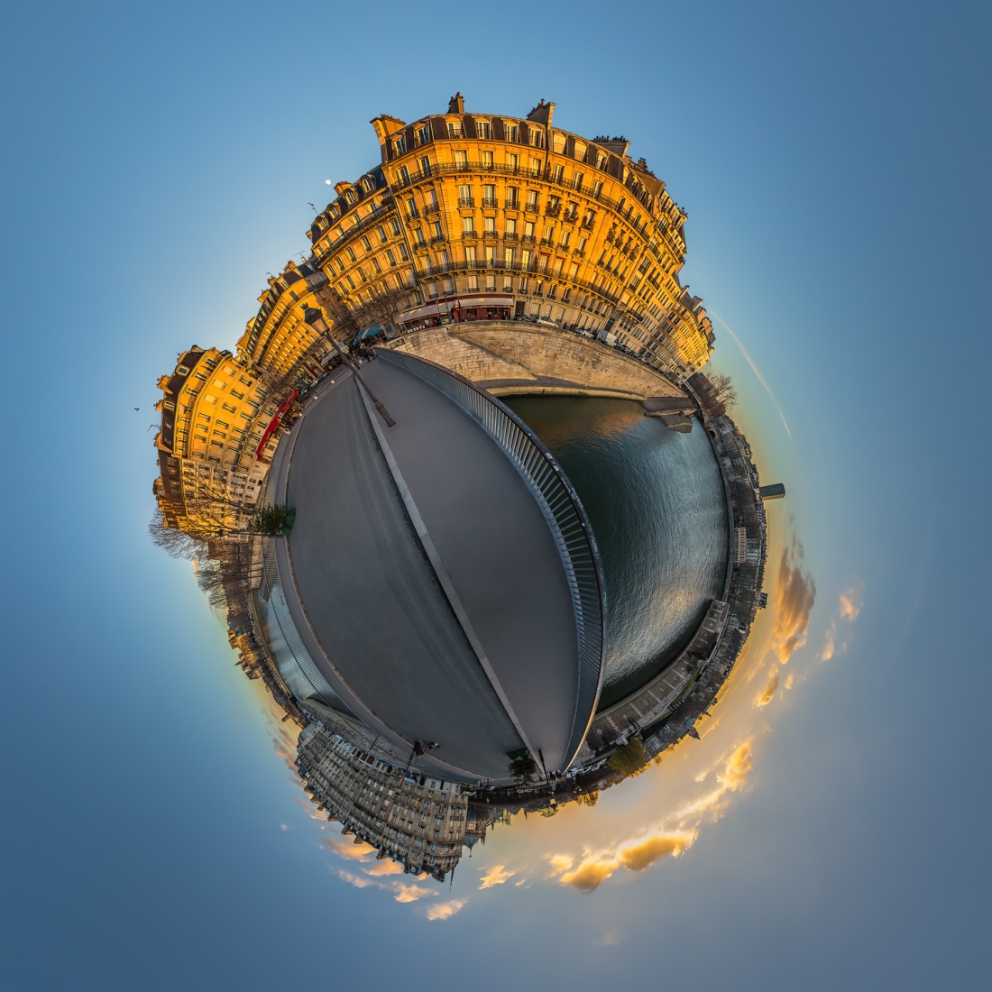 Tiny Planet-sur-Seine