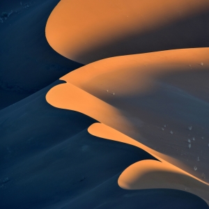 Light and shadow in the dunes of the desert of Lut